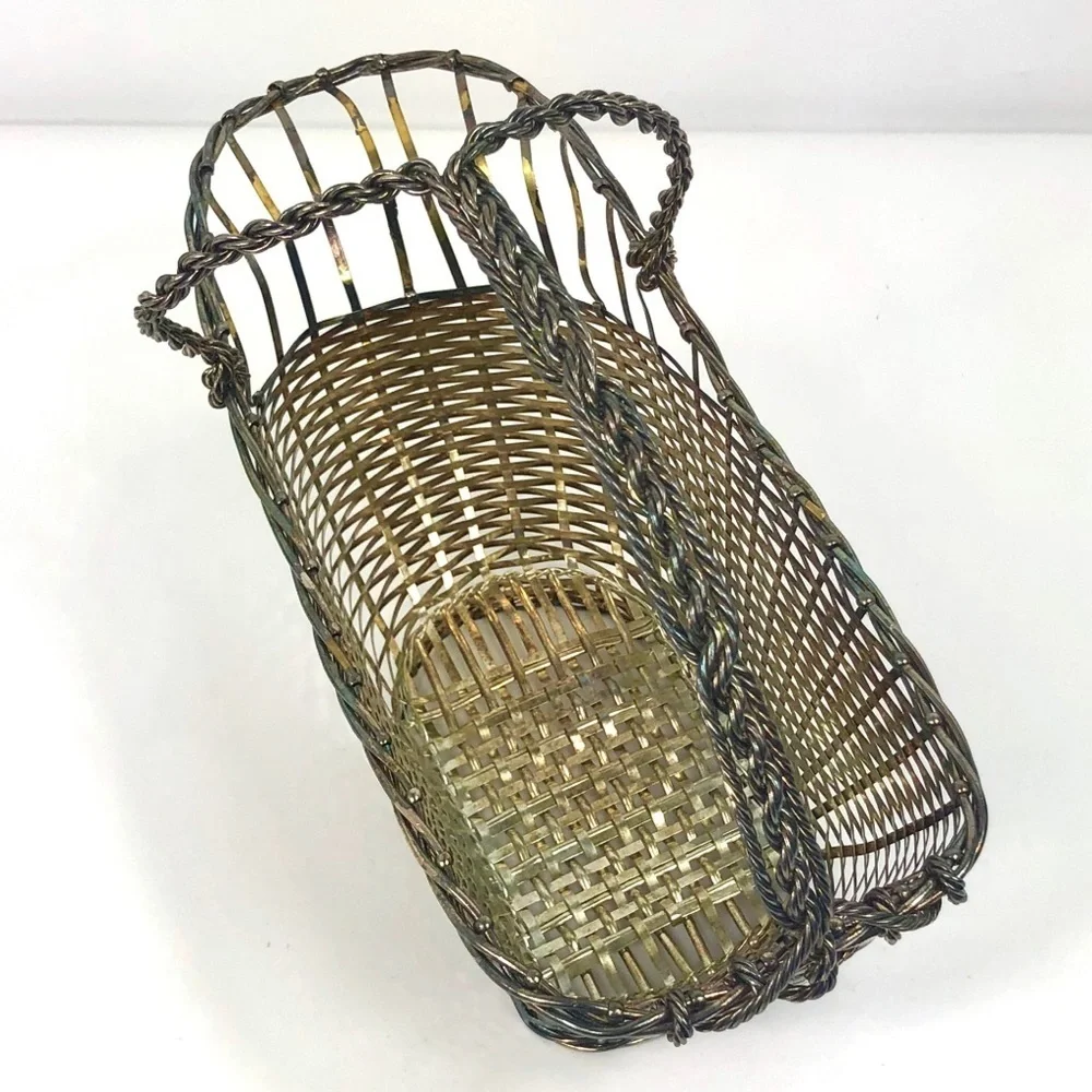WIRE ‪Bottle holders ‬ twisted silver metal basket